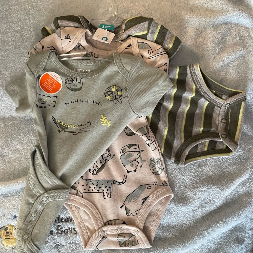 NWT Carter’s 3m 3 piece green colorway set